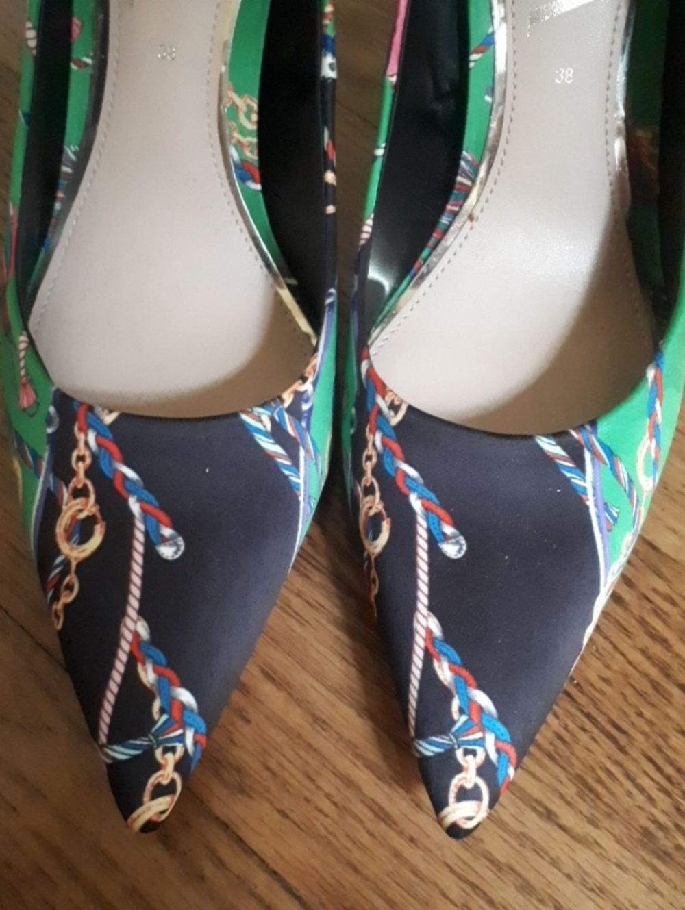New Zara Black & Green Chain-Print Pointed Pumps - Picture 4 of 5